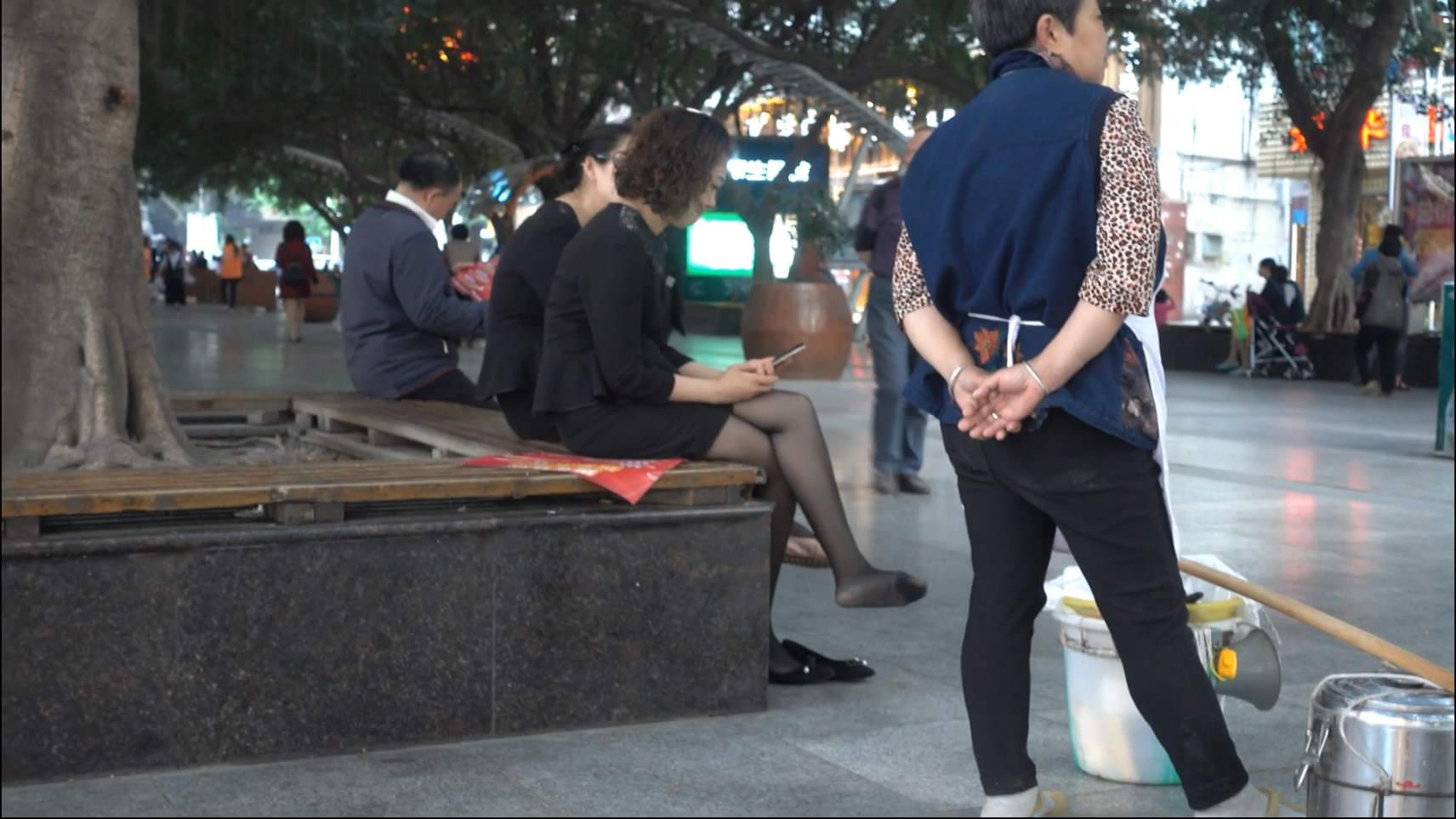 streetsnapnylon[00 01 25][20181205 224520 7]